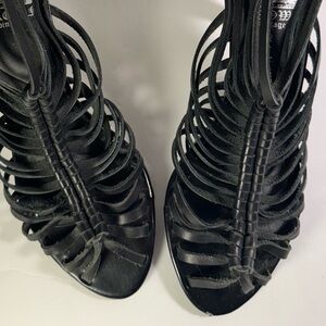 Crown Vintage Black Strappy Heels Vintage-look but Modern AnkleHigh with BackZip